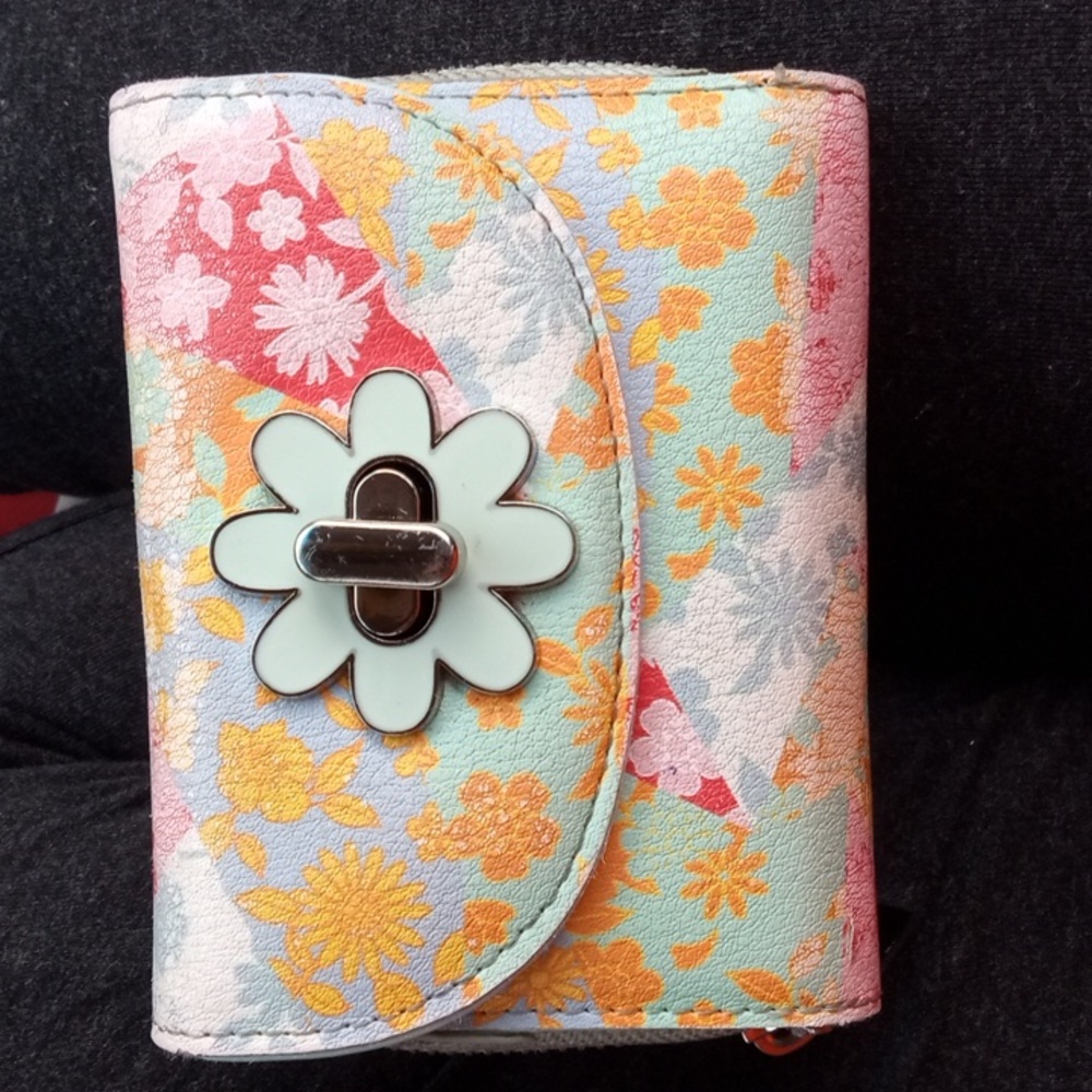 Wallet - Picture 1 of 3